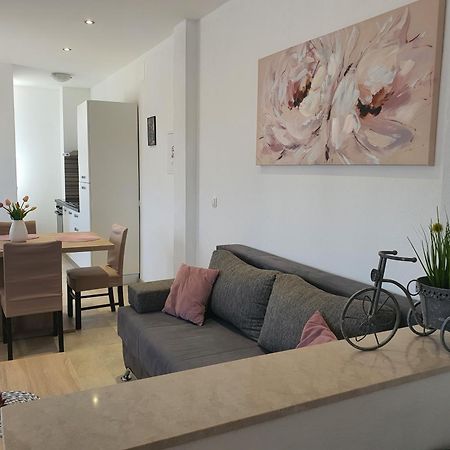 Apartment Rados Дугополе Екстериор снимка