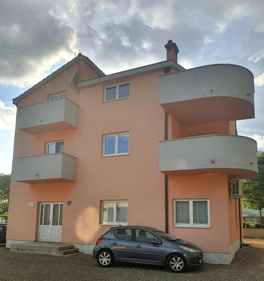 Apartment Rados Дугополе Екстериор снимка