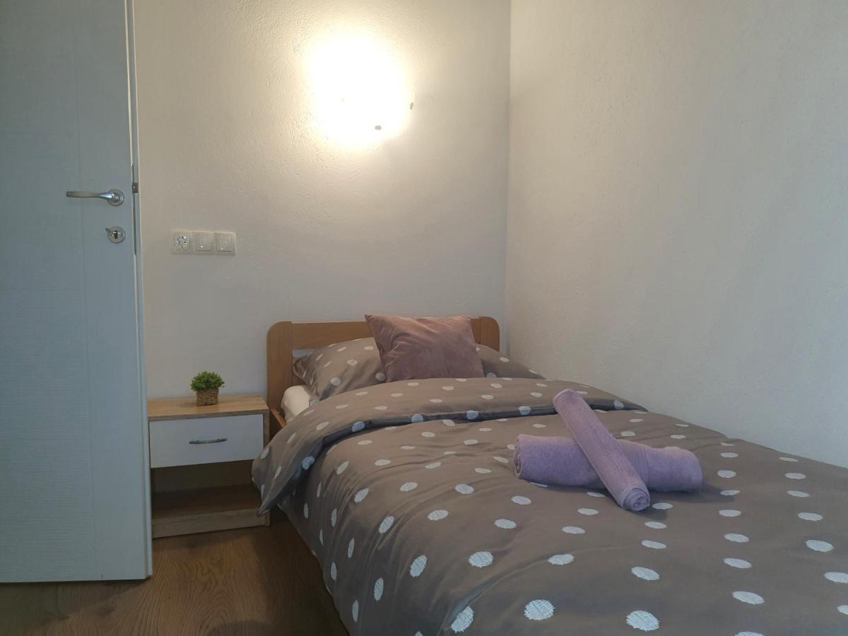 Apartment Rados Дугополе Екстериор снимка