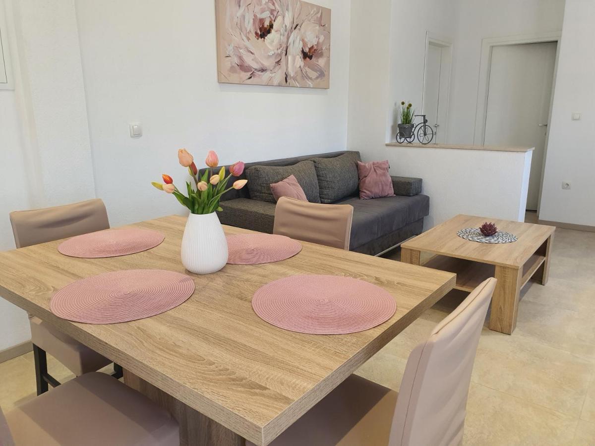 Apartment Rados Дугополе Екстериор снимка