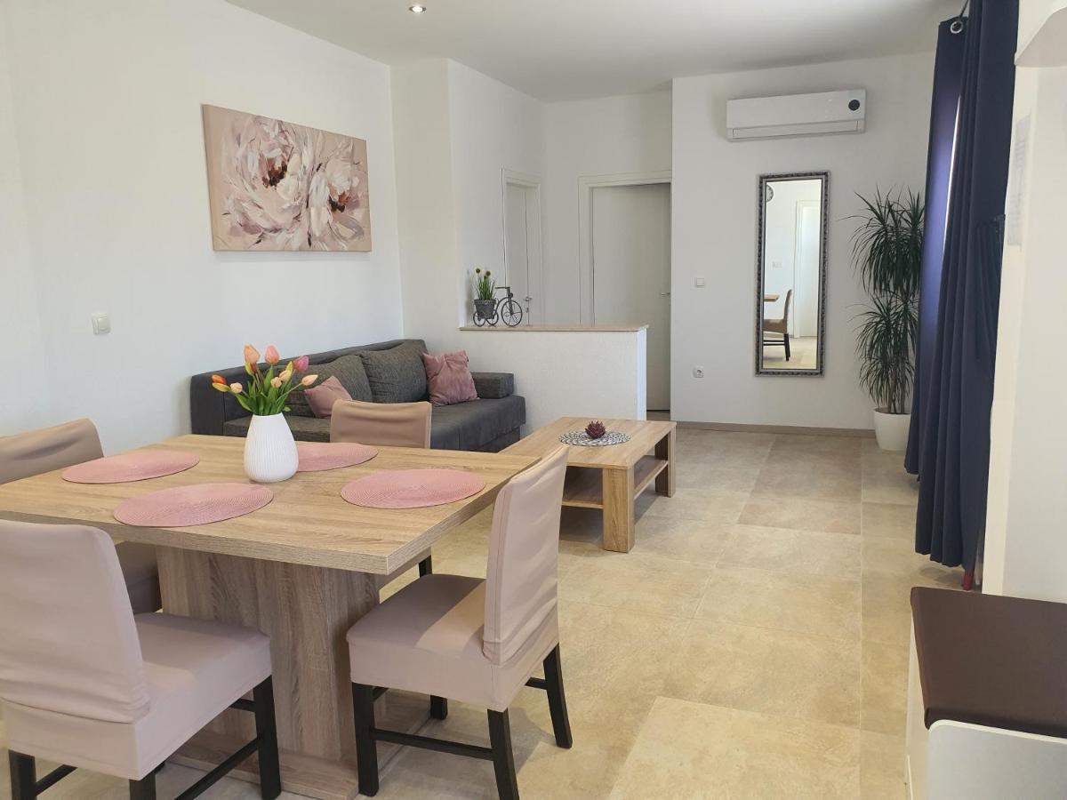 Apartment Rados Дугополе Екстериор снимка
