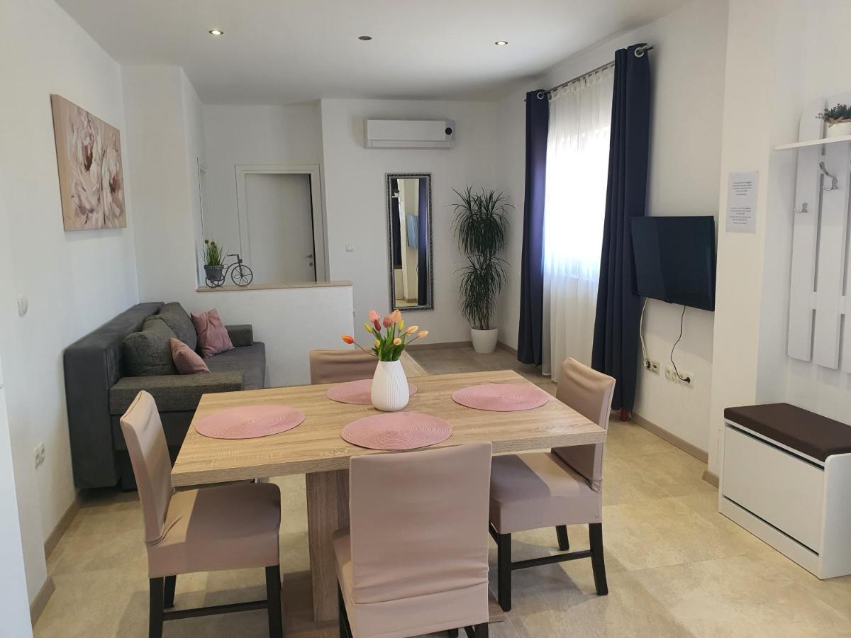 Apartment Rados Дугополе Екстериор снимка